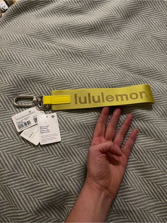lululemon athletica Accessories - NWT: Sold-Out $20 LULULEMON Never Lost Keychain — Dark Gold, Melrose Tan, Silver